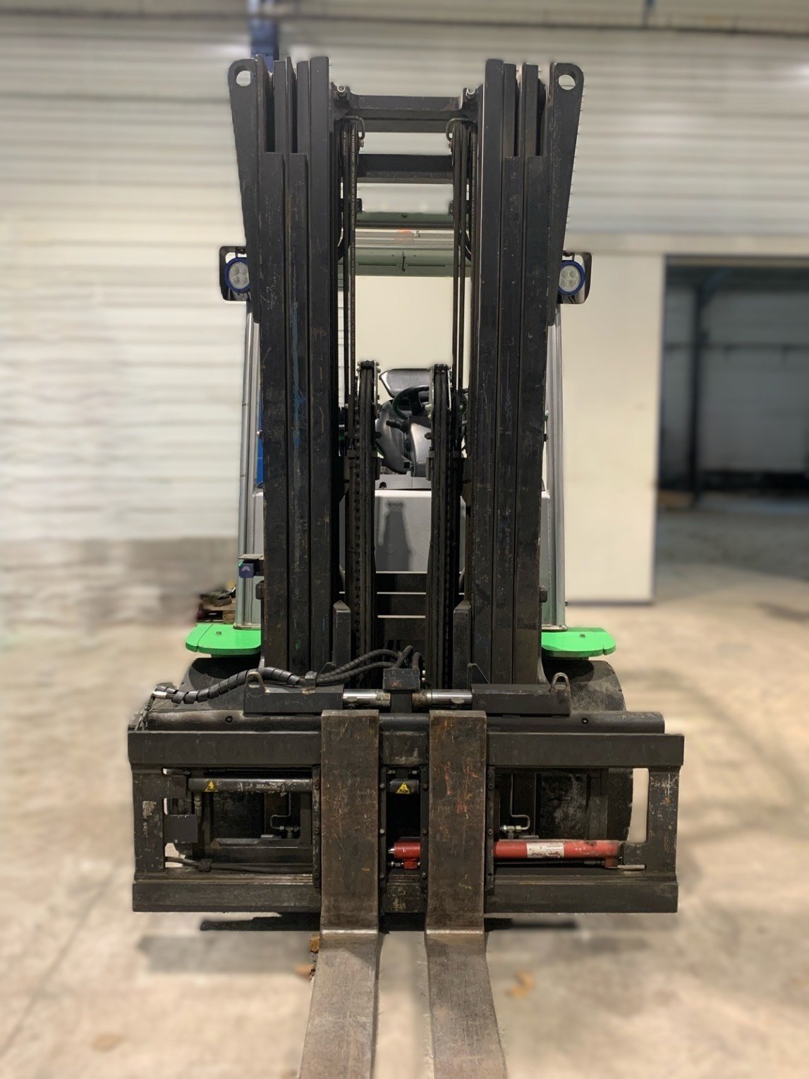 Chariot élévateur frontal CESAB B645