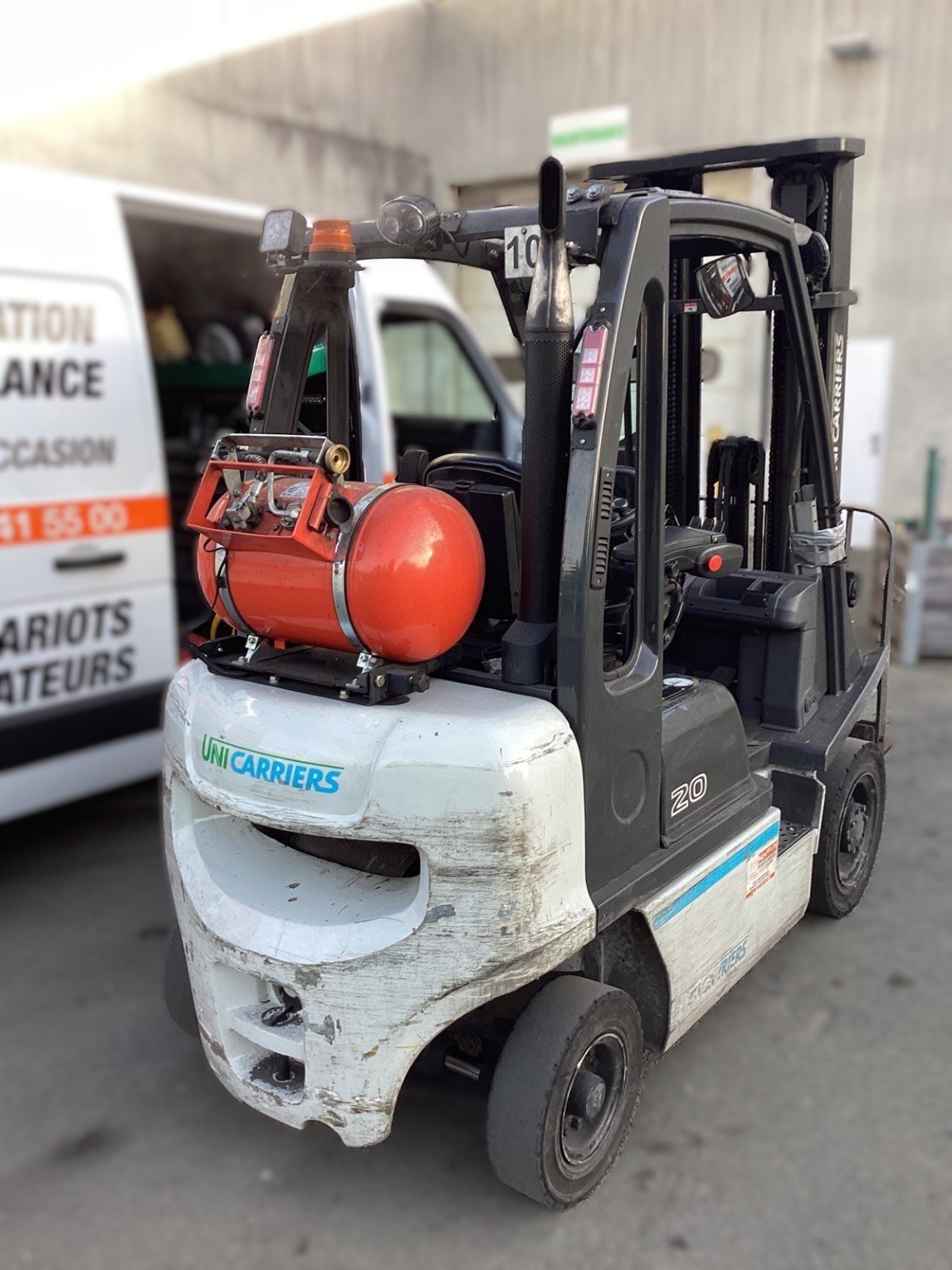 Chariot élévateur frontal UniCarriers DX20G
