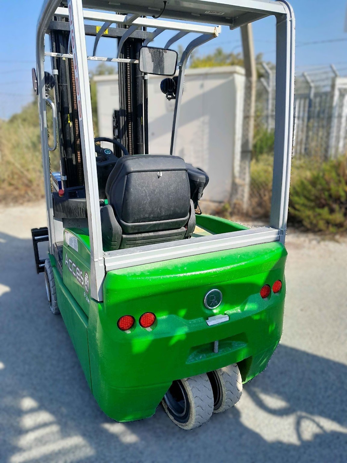 Chariot élévateur frontal - B320