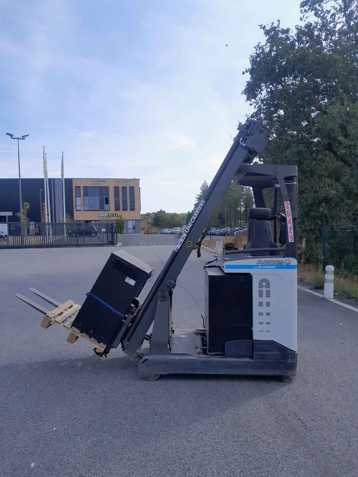 Chariot à mât rétractable - ULS140