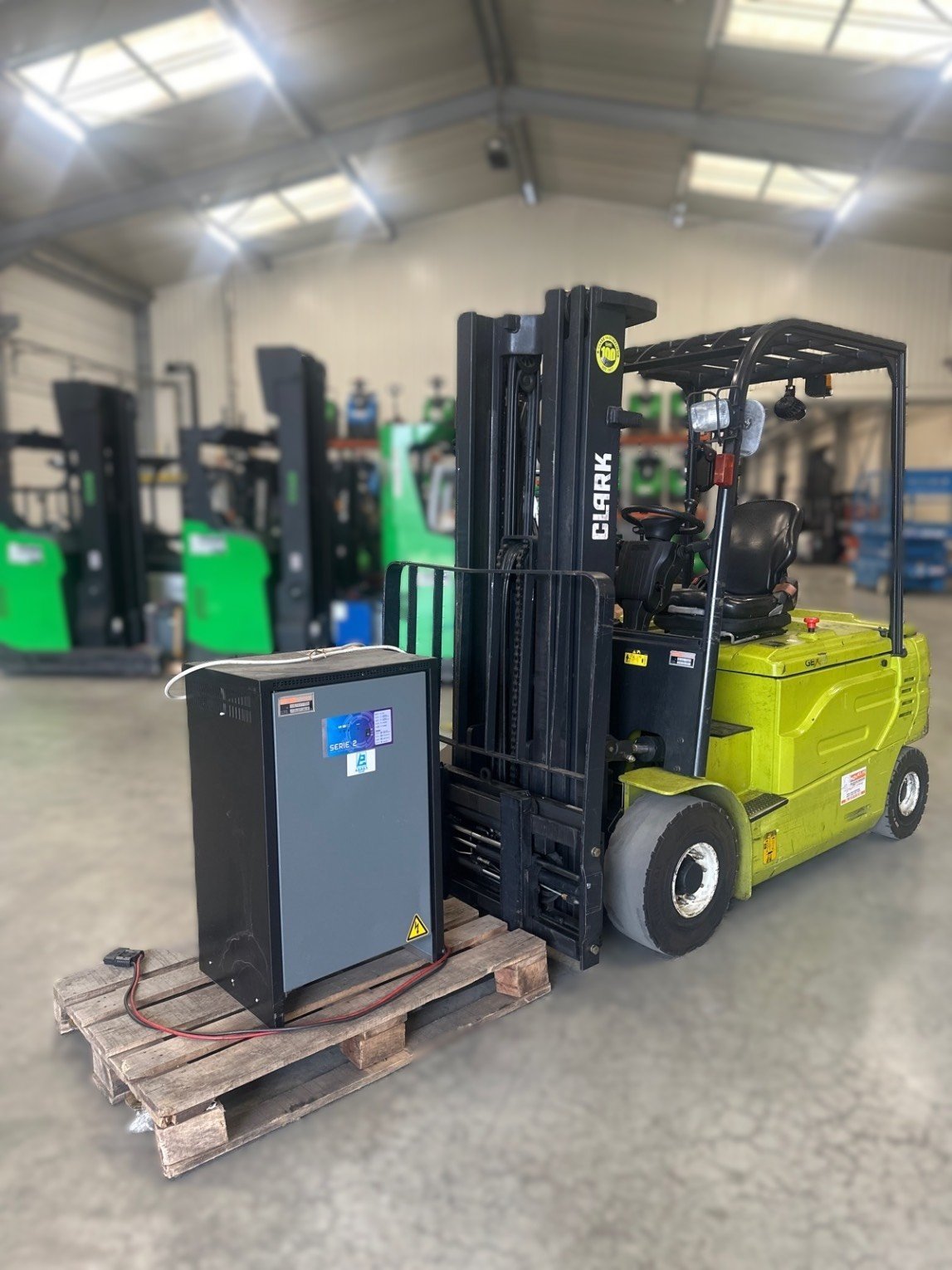 Chariot élévateur frontal Clark GEX25