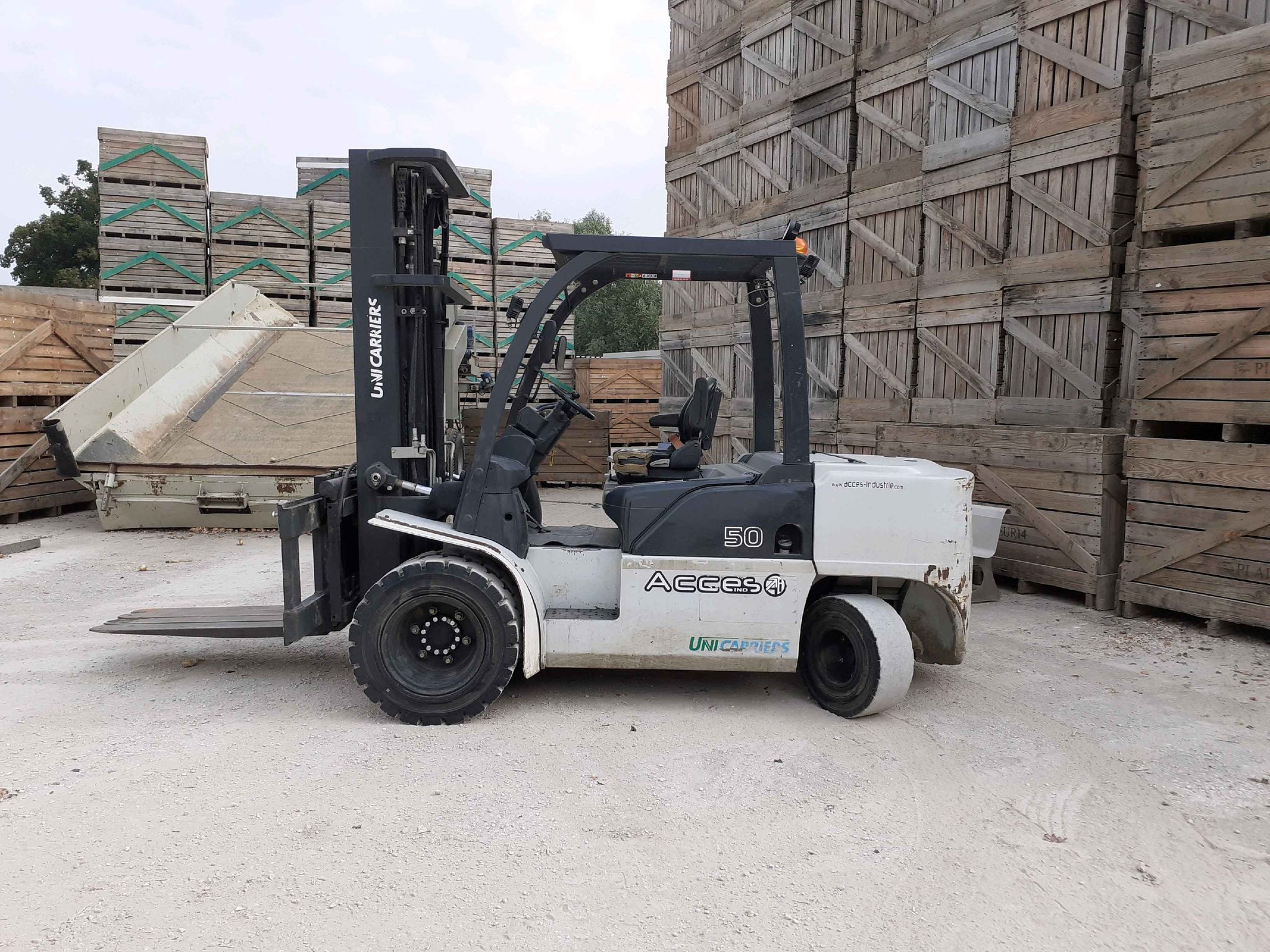 Chariot élévateur frontal UniCarriers GX50D