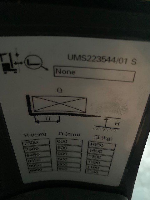 Chariot à mât rétractable UniCarriers UMS160