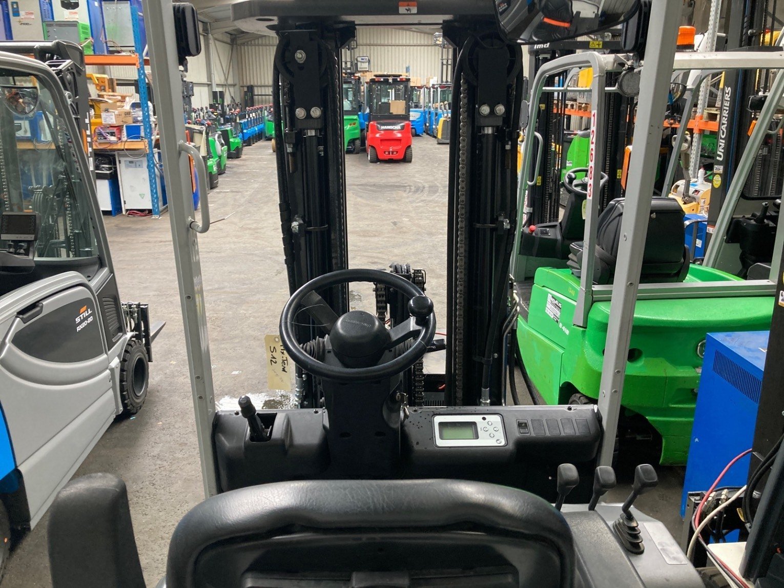 Chariot élévateur frontal UniCarriers QX2-25