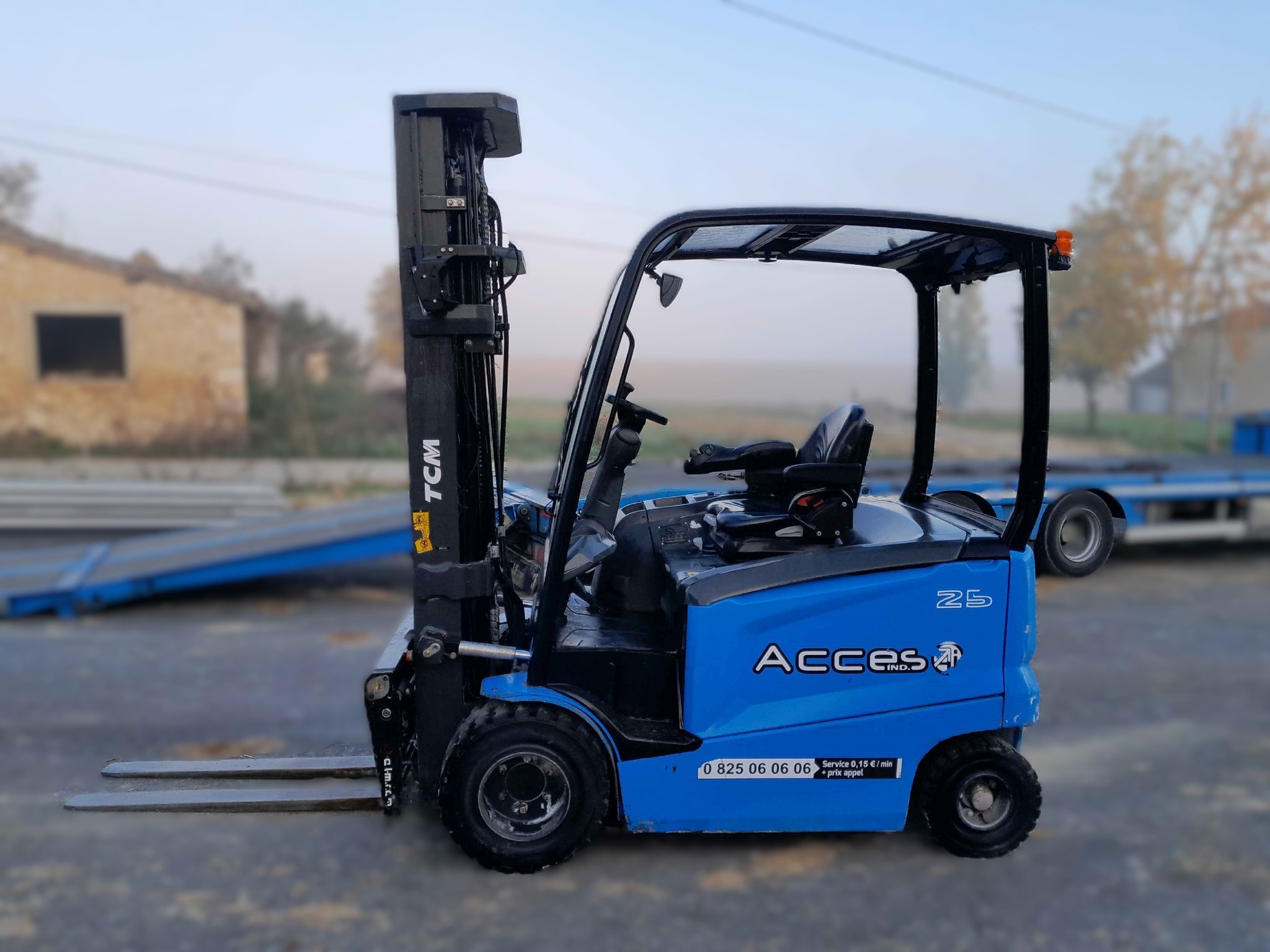 Chariot élévateur frontal TCM FHB25-F1