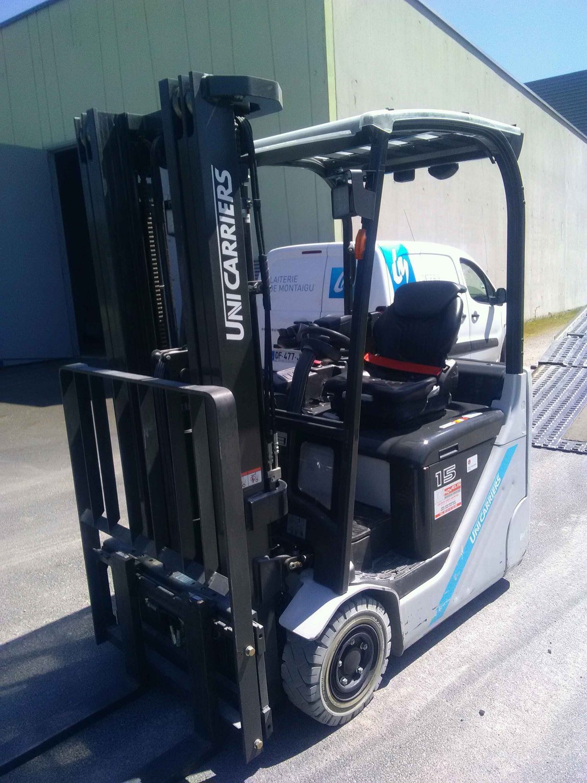 Chariot élévateur frontal UniCarriers TX3-15C