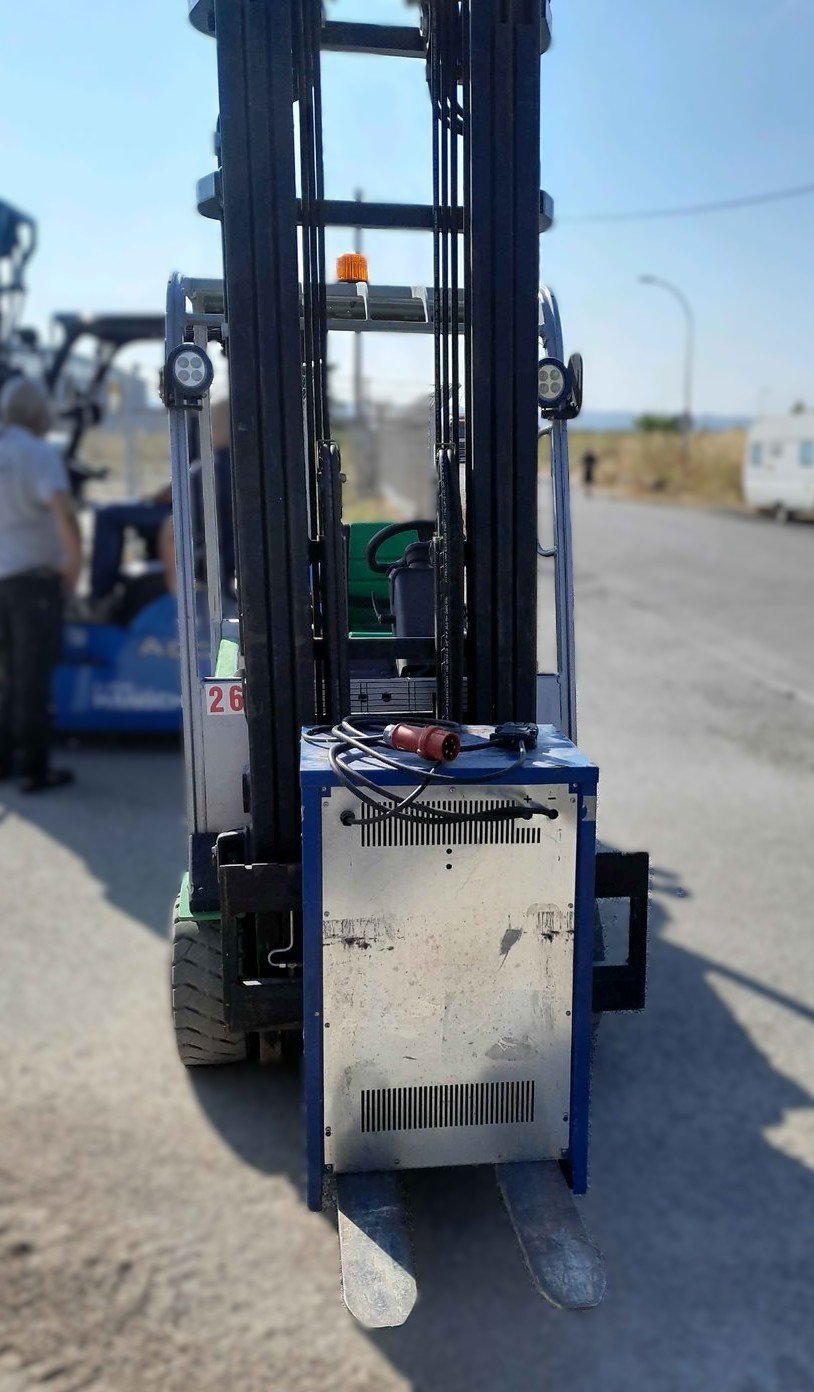 Chariot élévateur frontal CESAB B320