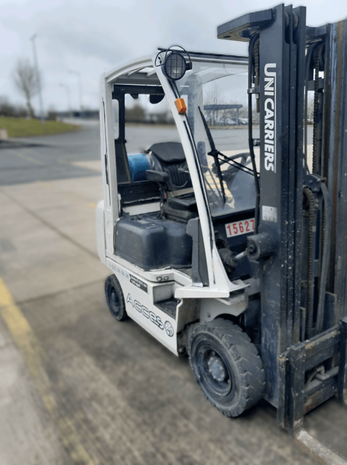 Chariot élévateur frontal Nissan P1D1A18LQ