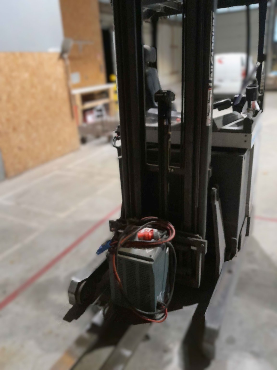 Chariot à mât rétractable Nissan ULS 120