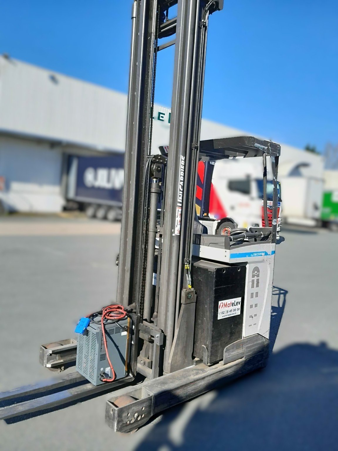 Chariot à mât rétractable - UMS160