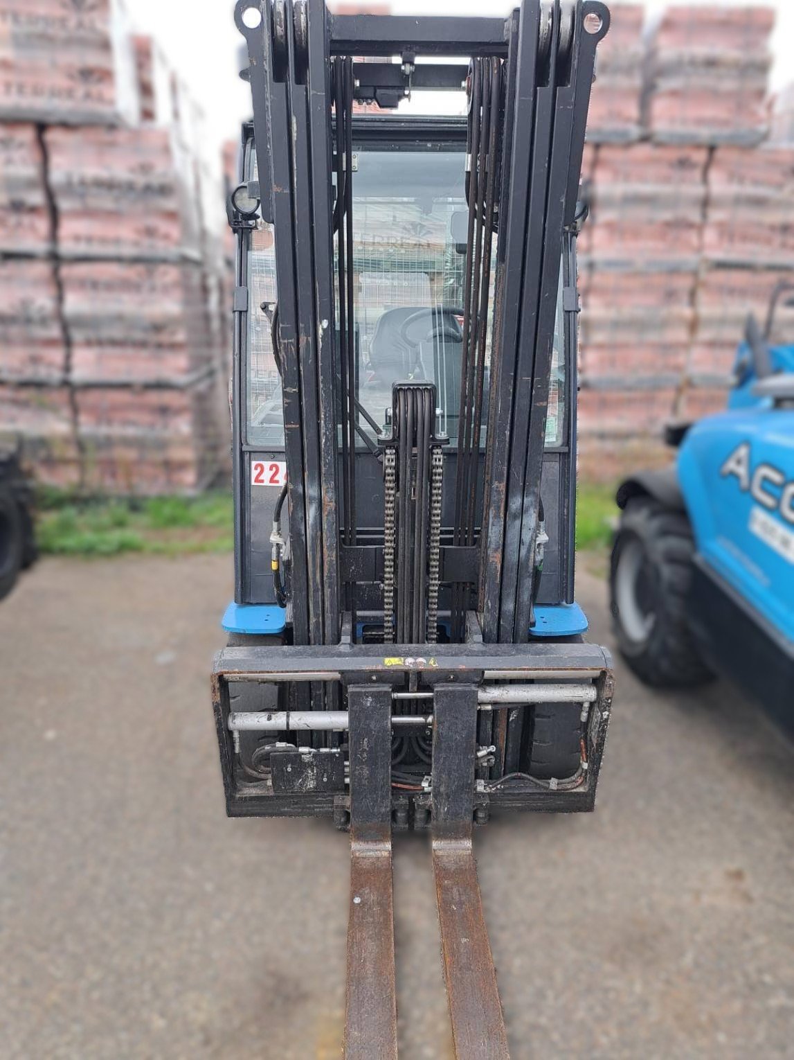 Chariot élévateur frontal CESAB B625II