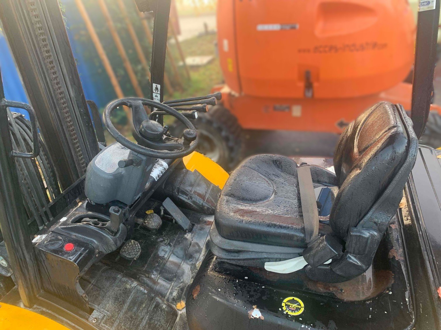 Chariot élévateur tout terrain KPC FD35T-C4WD