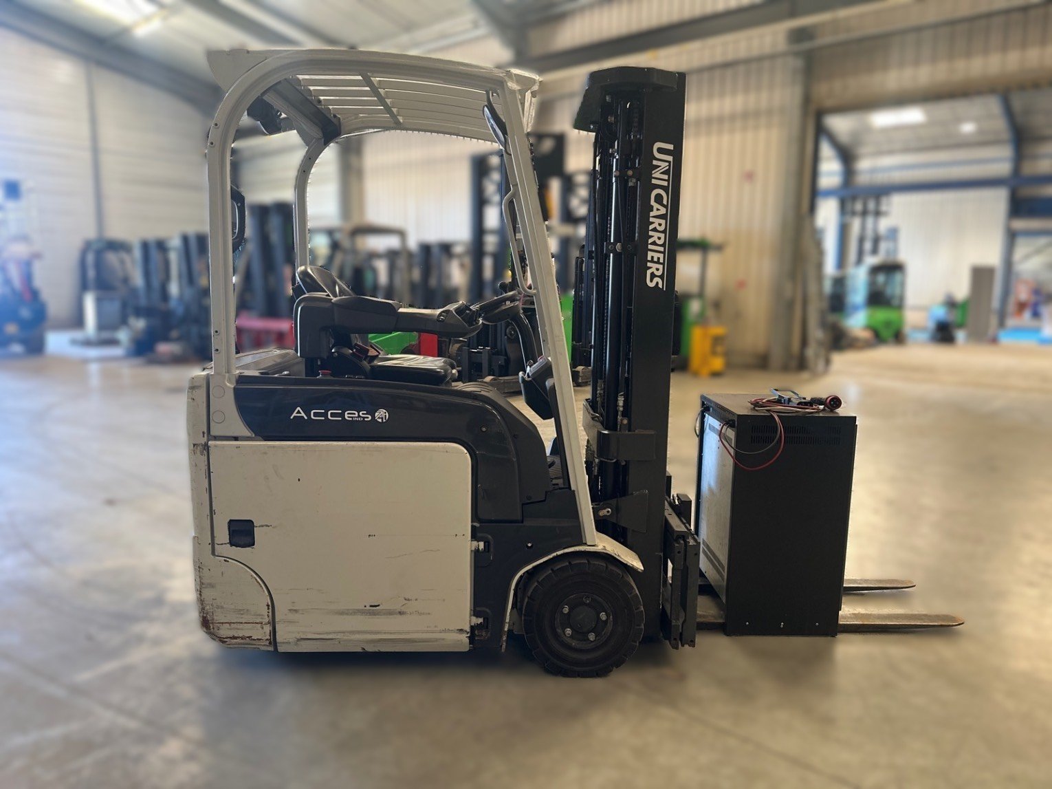 Chariot élévateur frontal UniCarriers TX3-15C