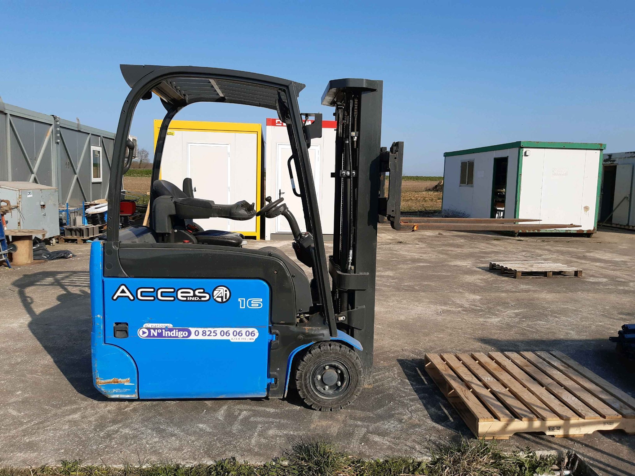 Chariot élévateur frontal UniCarriers A2N1L16Q