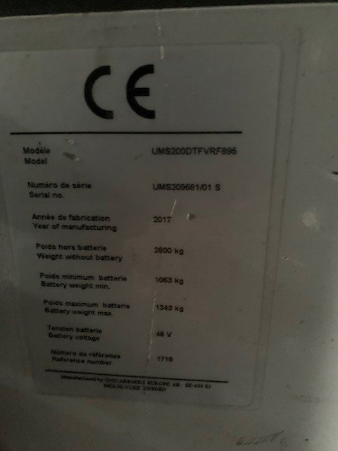 Chariot à mât rétractable UniCarriers UMS160