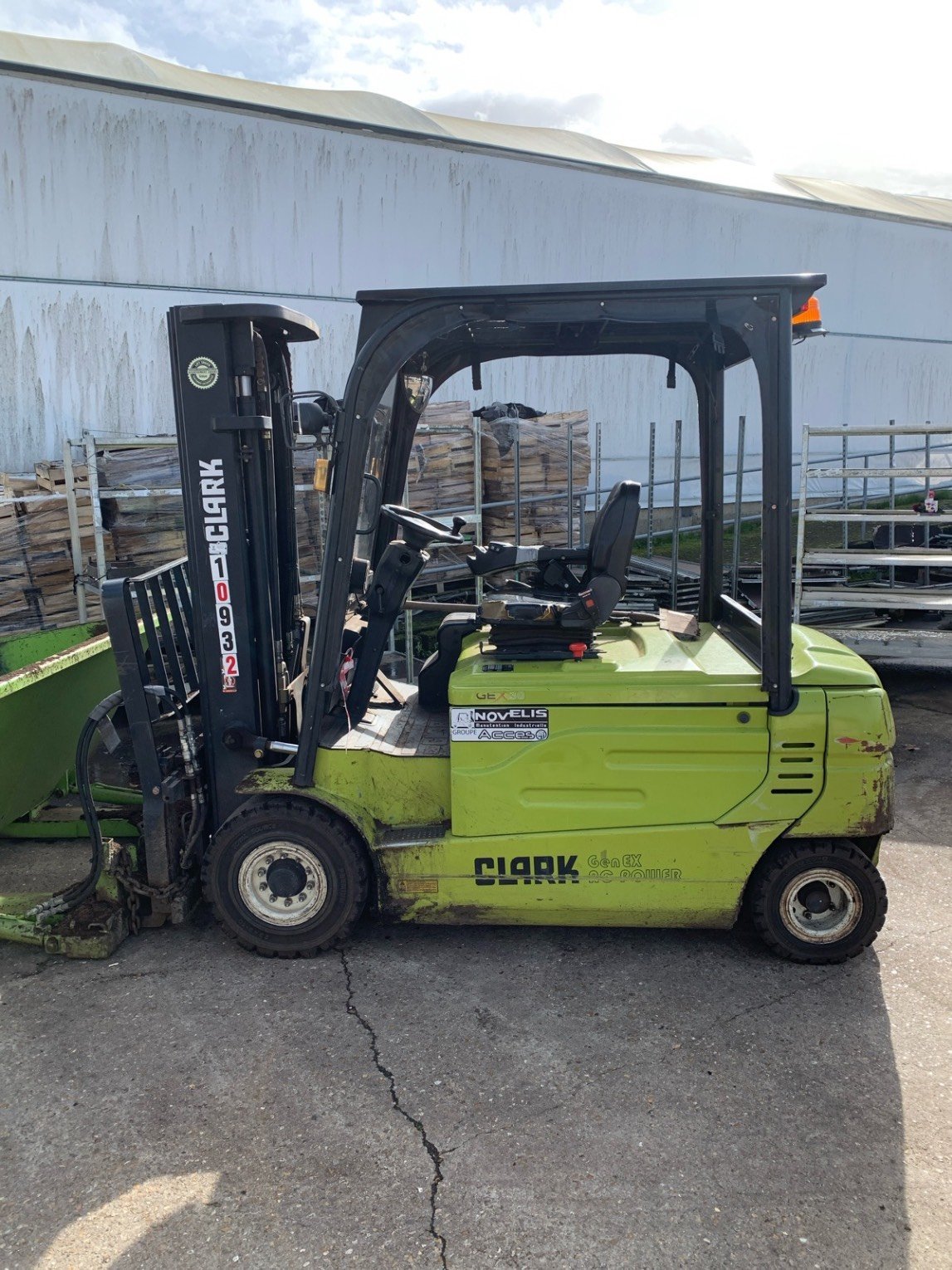 Chariot élévateur frontal - GEX30