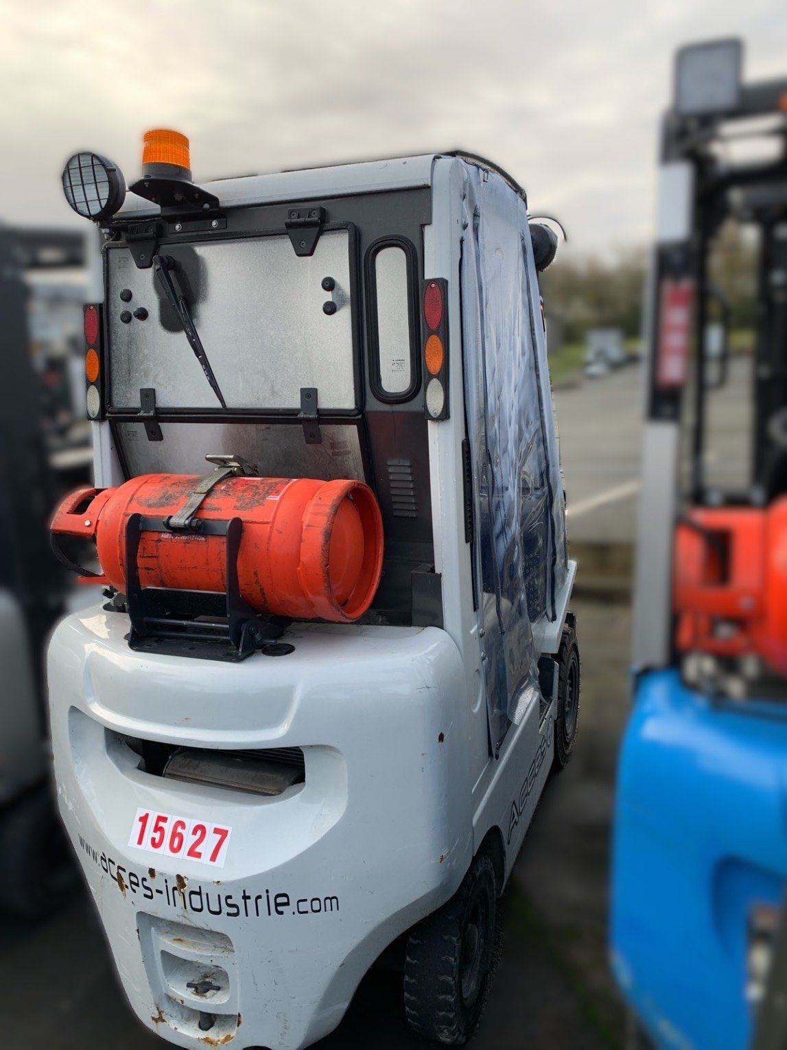 Chariot élévateur frontal Nissan P1D1A18LQ