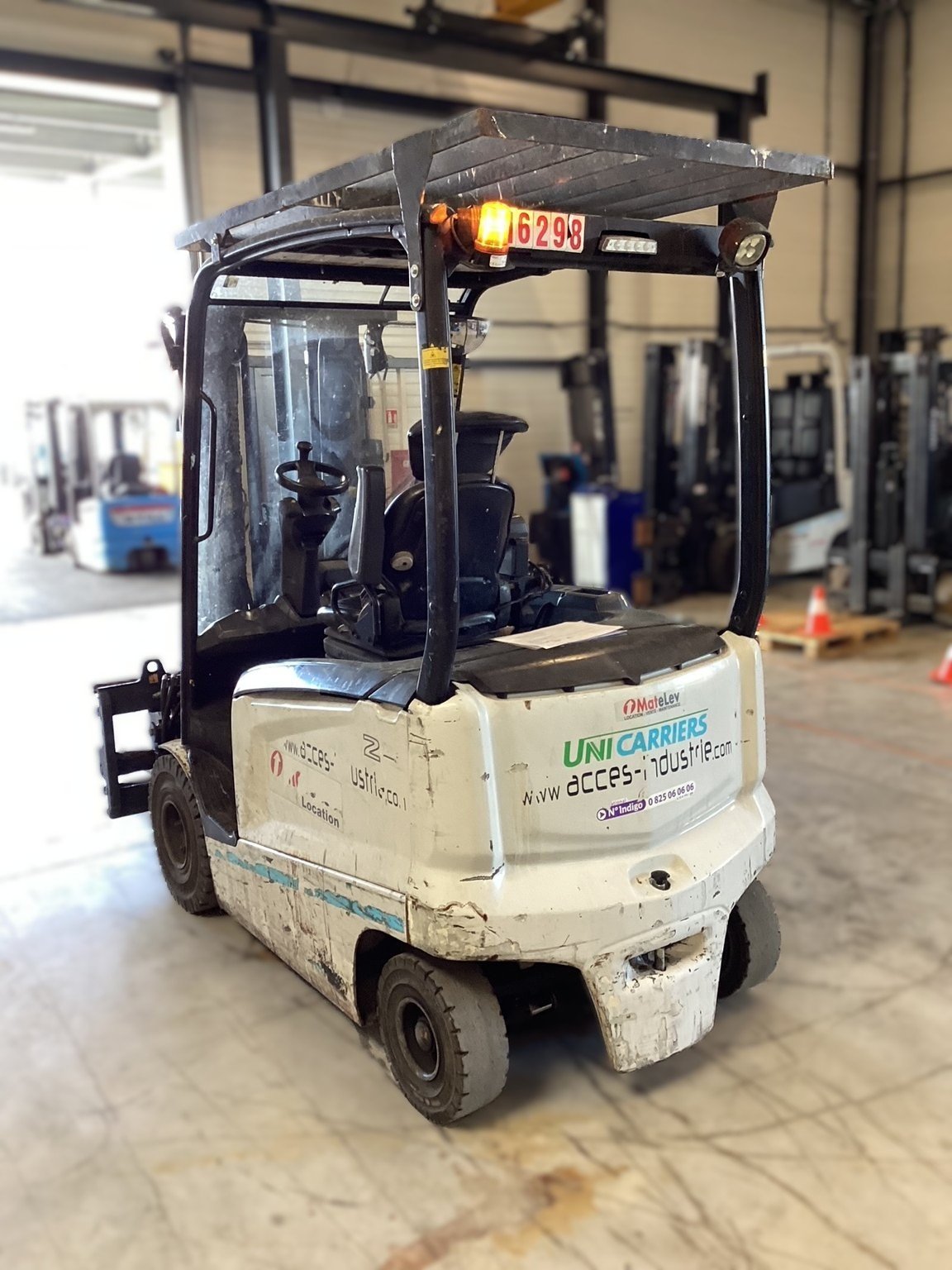 Chariot élévateur frontal UniCarriers MX25