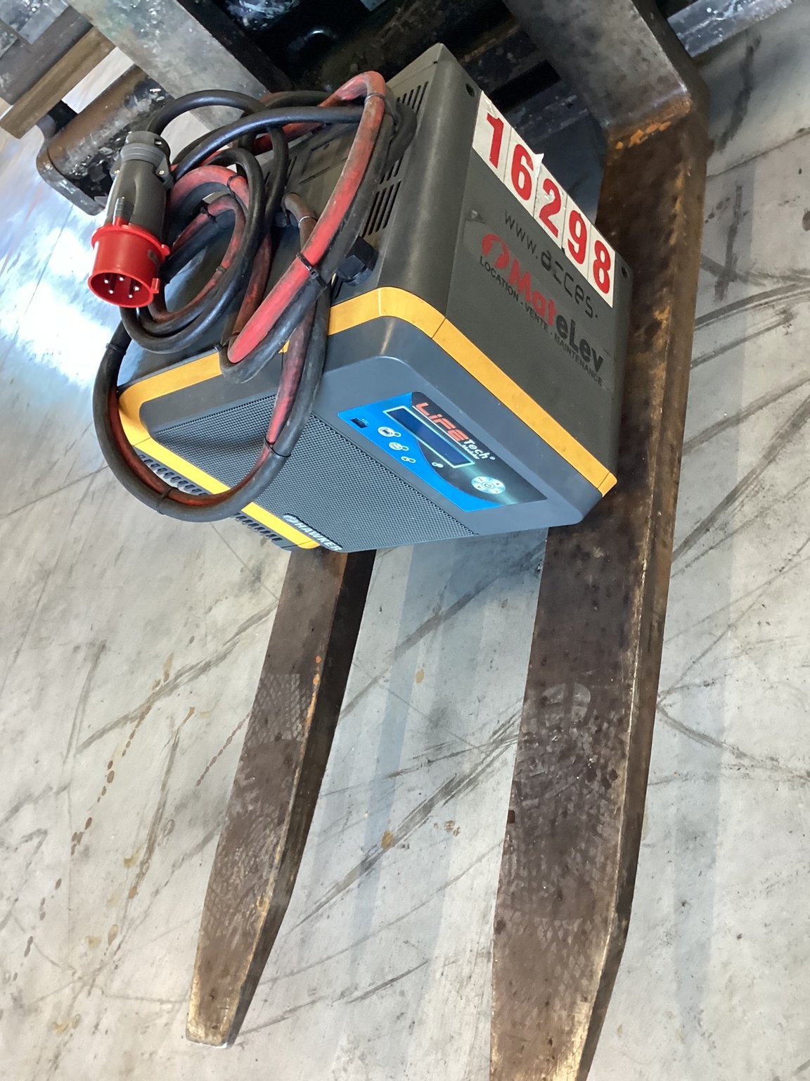 Chariot élévateur frontal UniCarriers MX25