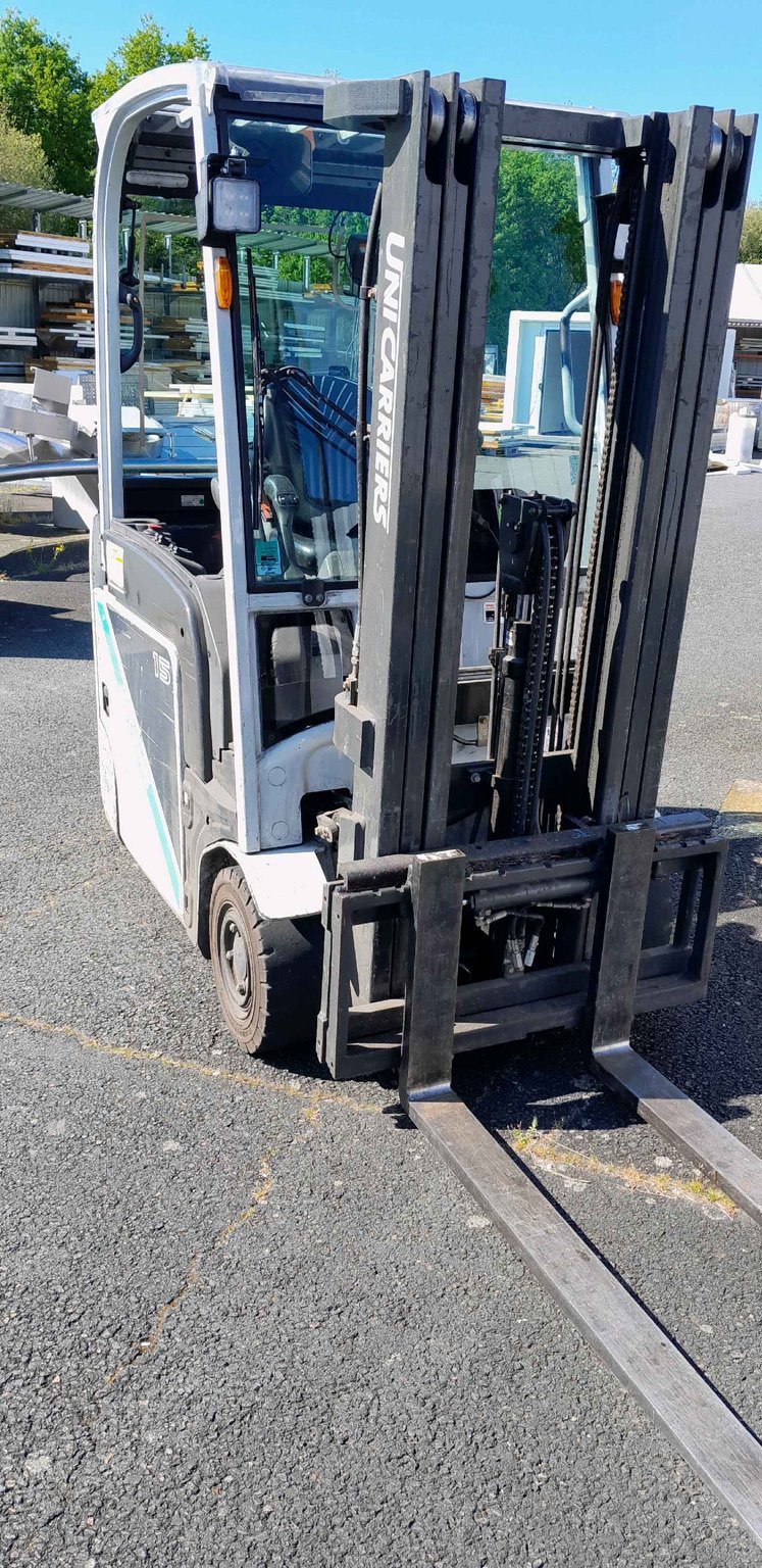 Chariot élévateur frontal UniCarriers TX3-15C