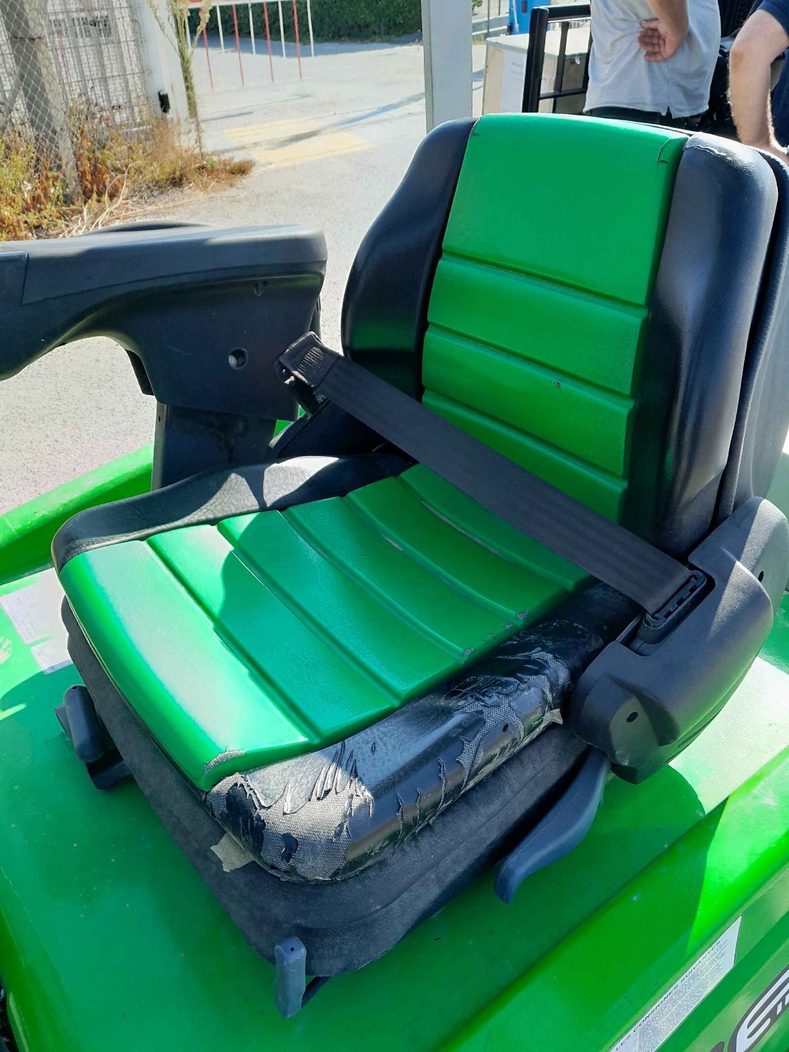 Chariot élévateur frontal CESAB B320