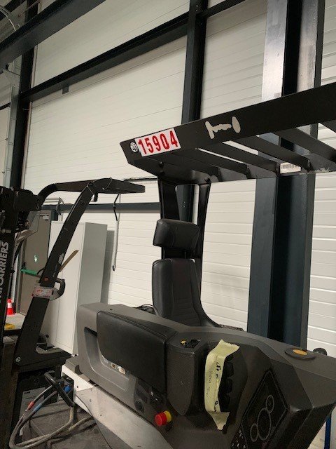 Chariot à mât rétractable UniCarriers UMS160