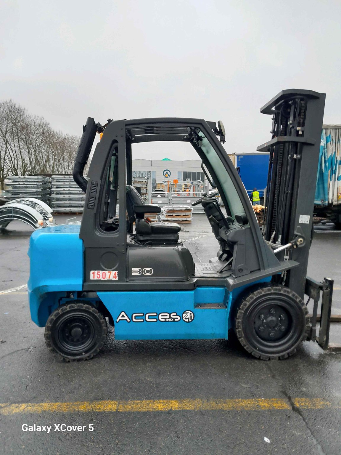 Chariot élévateur frontal UniCarriers DX30D