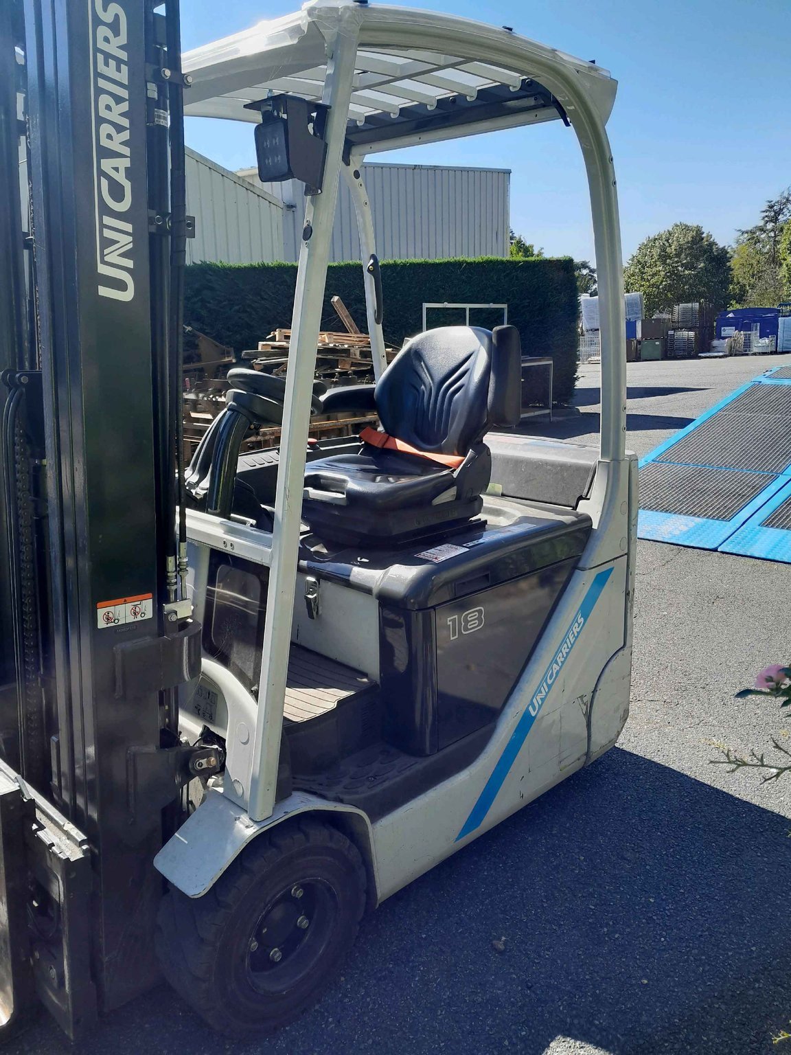 Chariot élévateur frontal UniCarriers A2N1L18Q