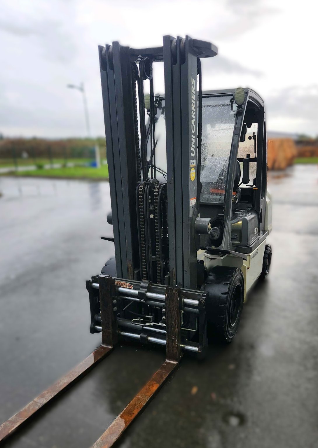 Chariot élévateur frontal UniCarriers DX32D