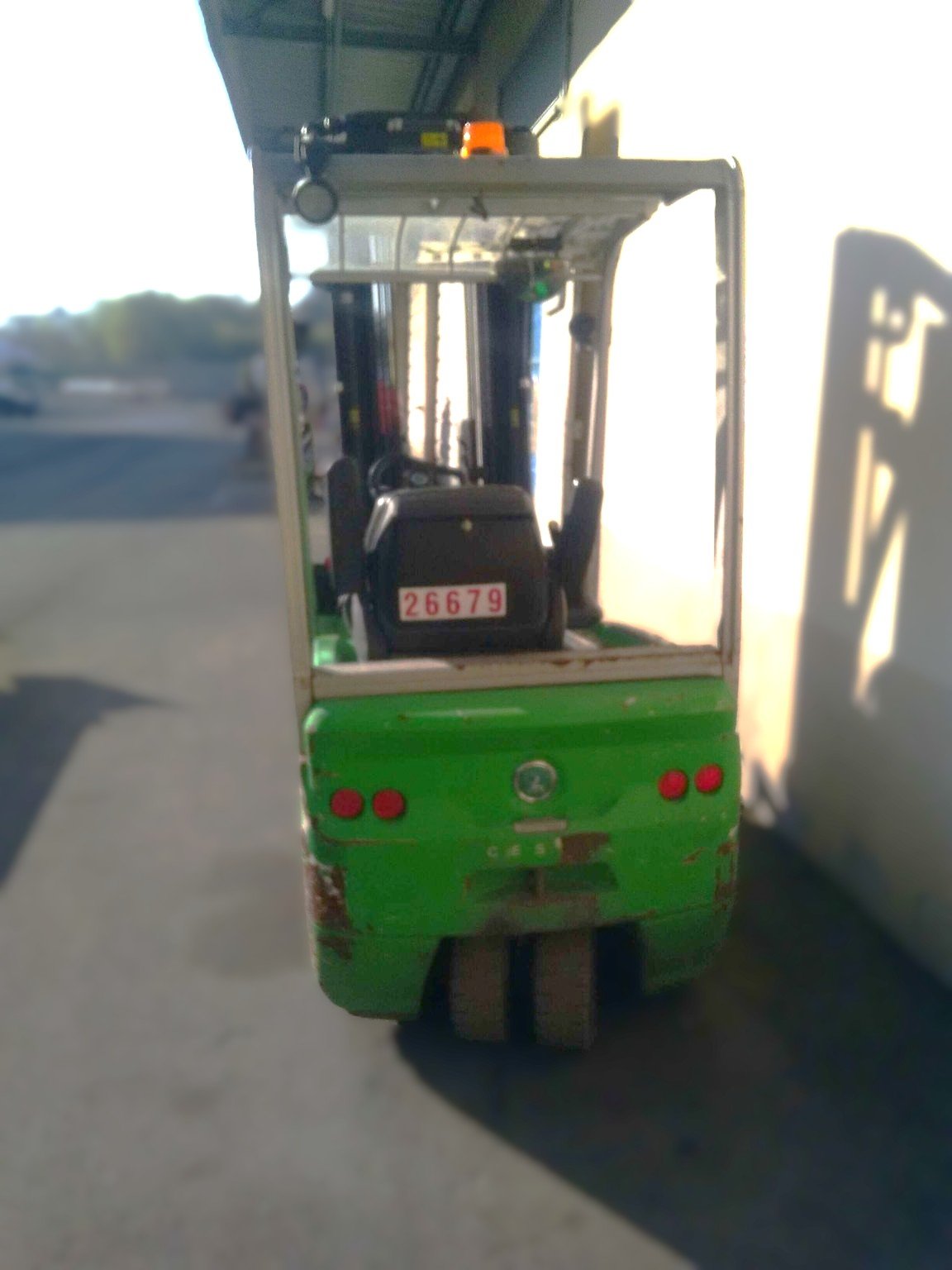 Chariot élévateur frontal CESAB B318