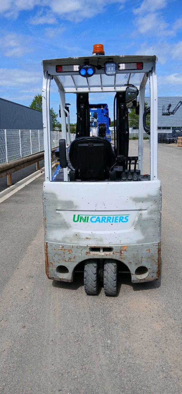 Chariot élévateur frontal UniCarriers TX3-15C