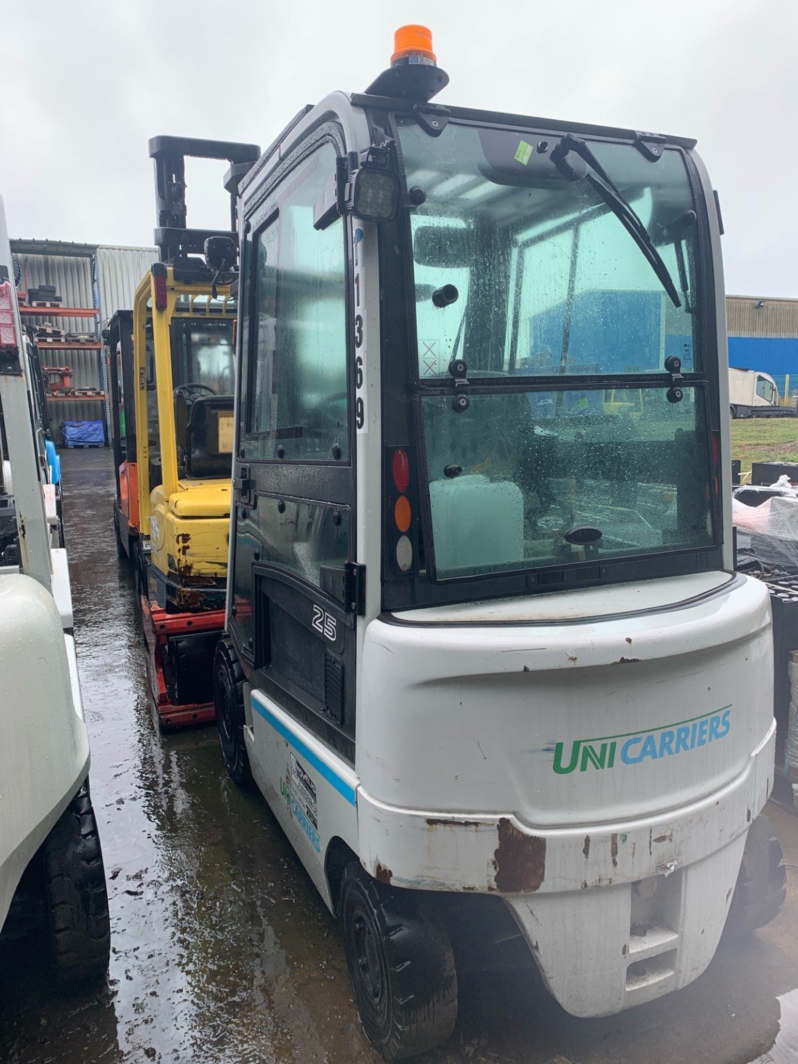 Chariot élévateur frontal UniCarriers QX2-25