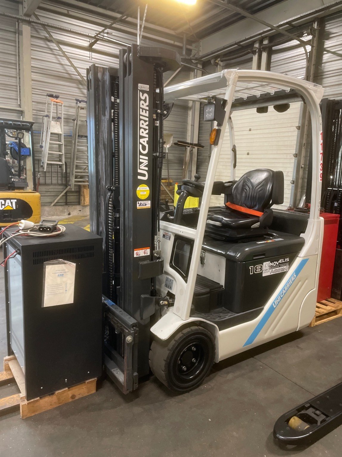 Chariot élévateur frontal UniCarriers TX3-18