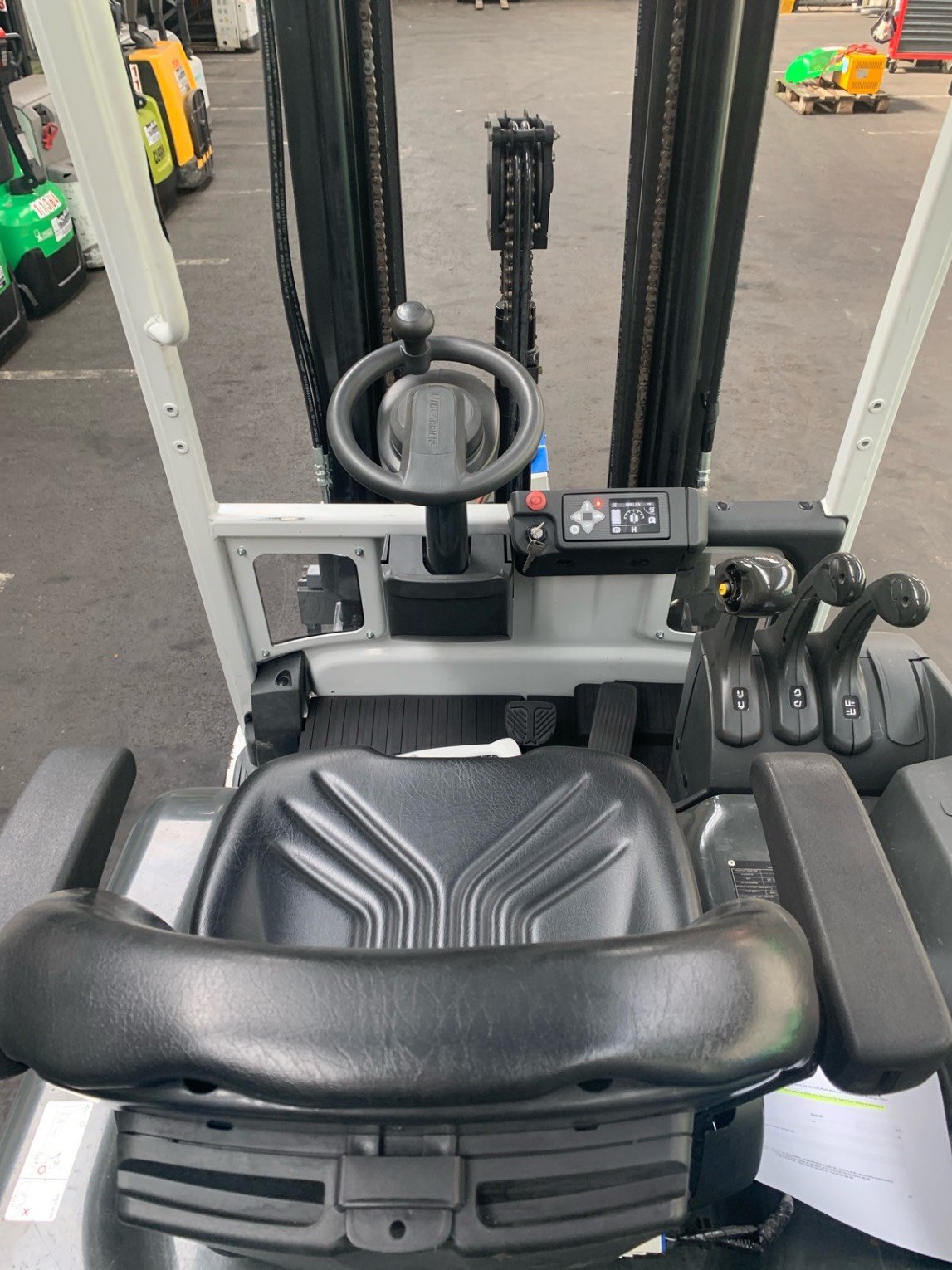 Chariot élévateur frontal UniCarriers TX3-18L
