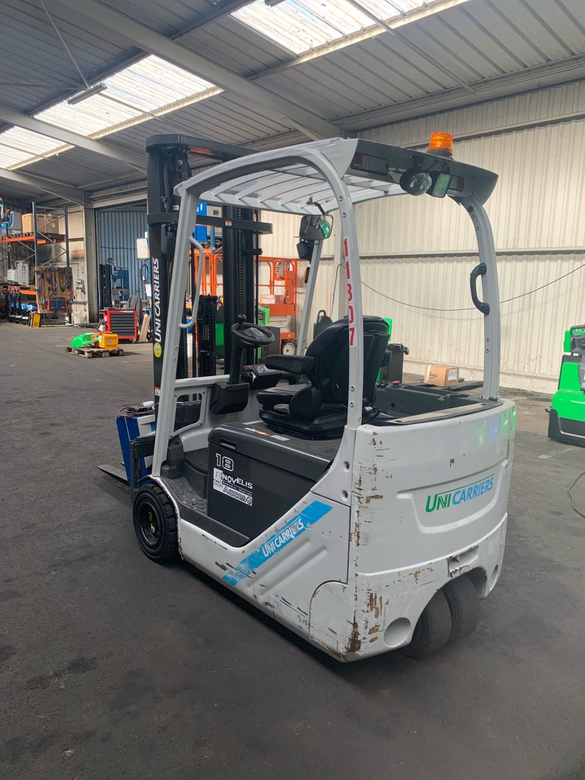Chariot élévateur frontal UniCarriers TX3-18L