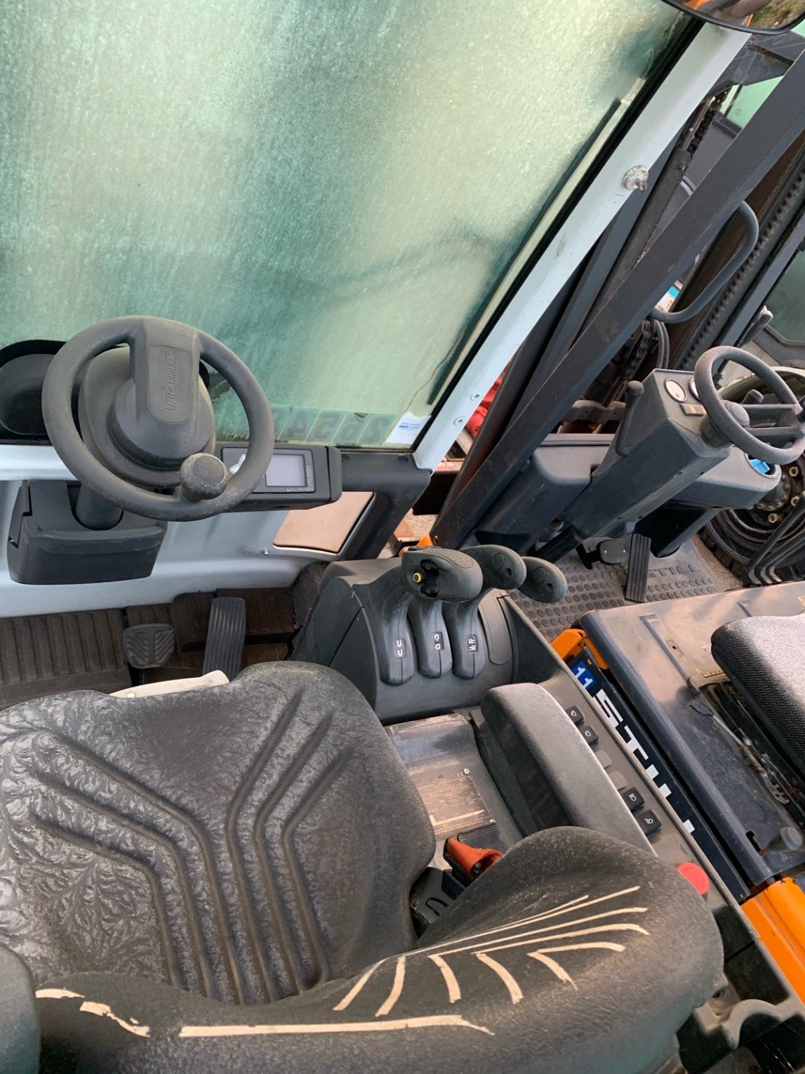 Chariot élévateur frontal UniCarriers TX3-15C