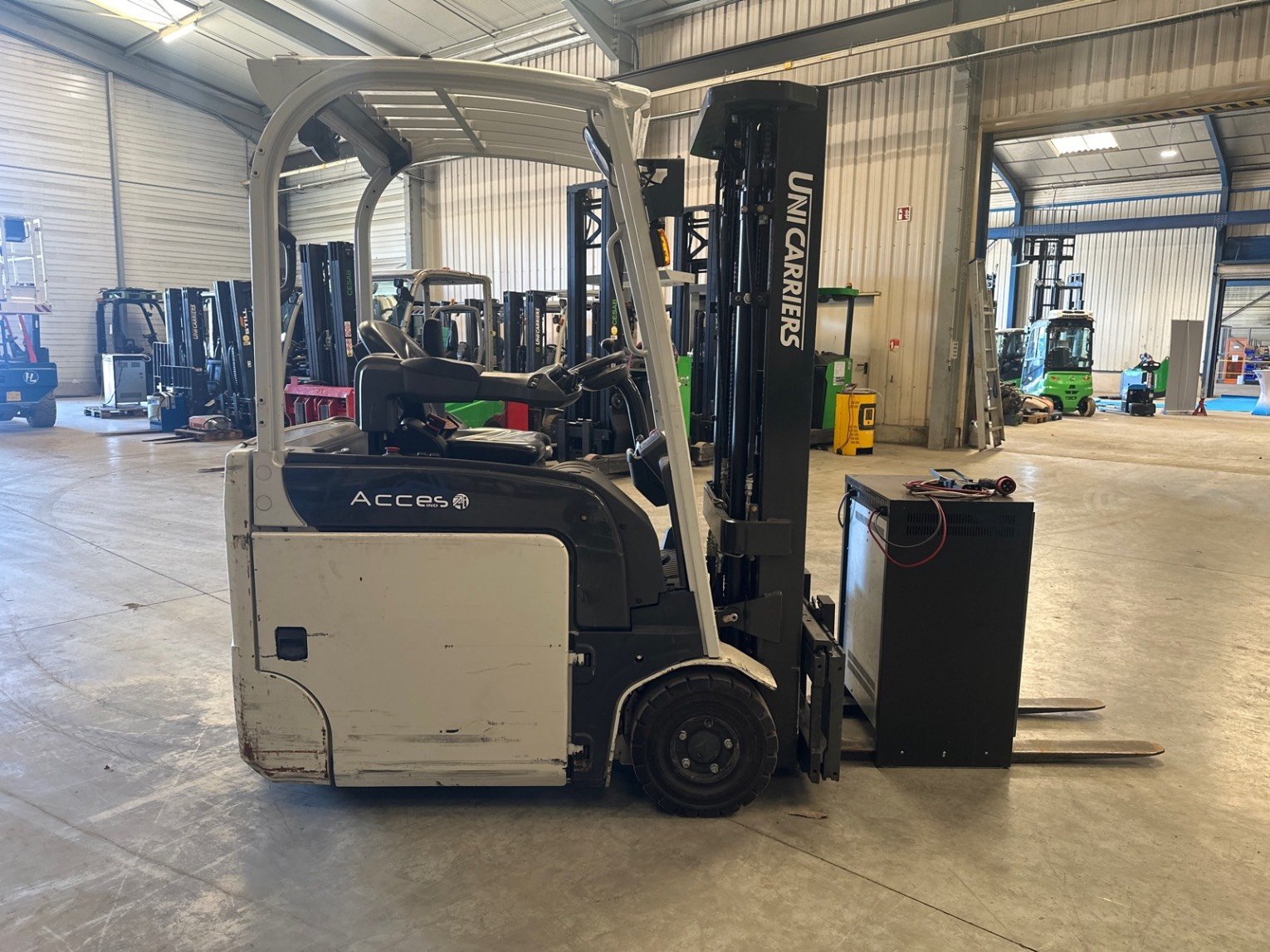 Chariot élévateur frontal UniCarriers TX3-15C