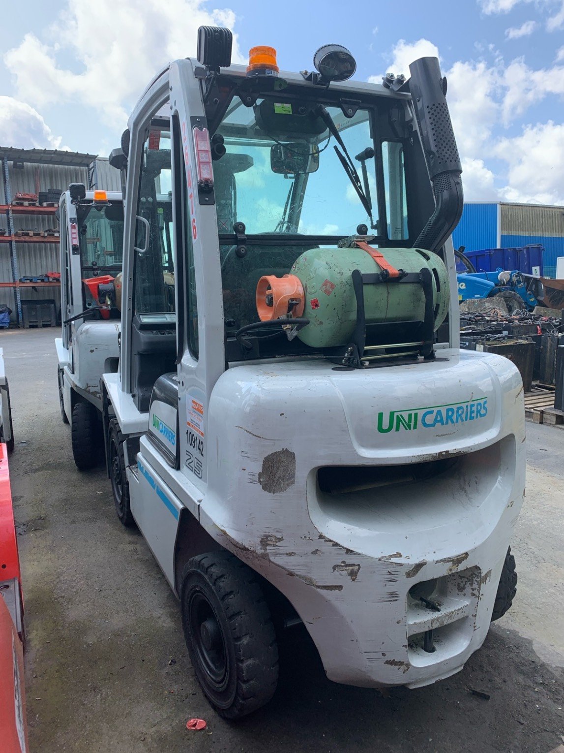 Chariot élévateur frontal UniCarriers DX25G