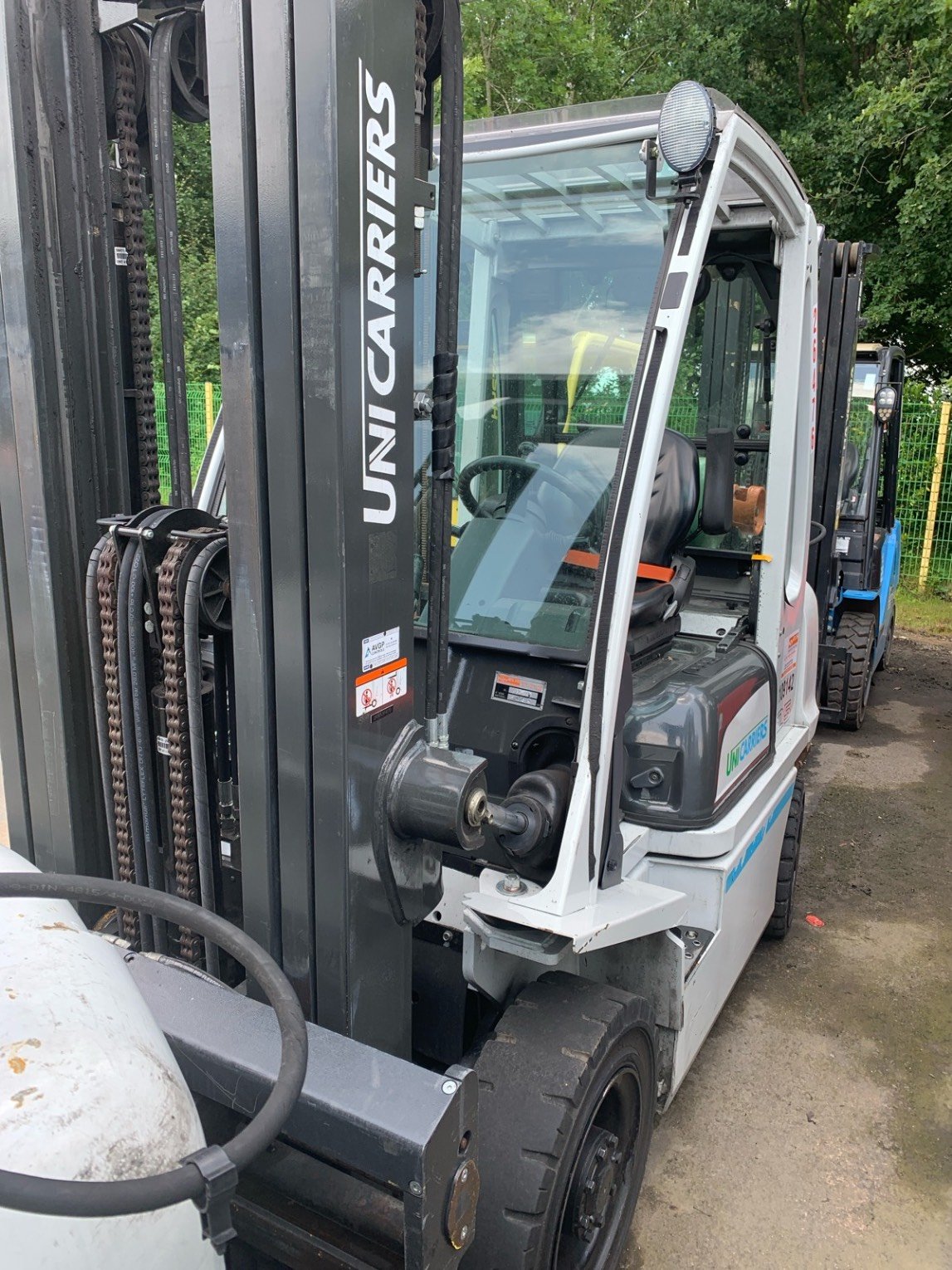 Chariot élévateur frontal UniCarriers DX25G
