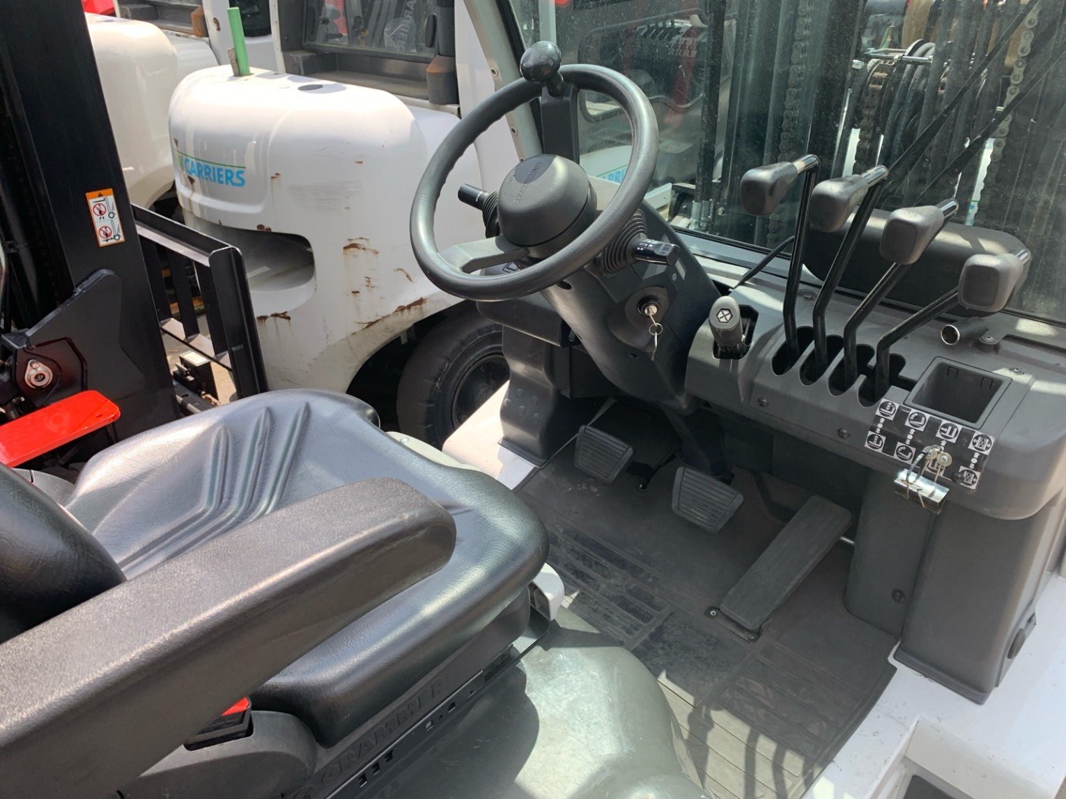 Chariot élévateur frontal UniCarriers DX25G
