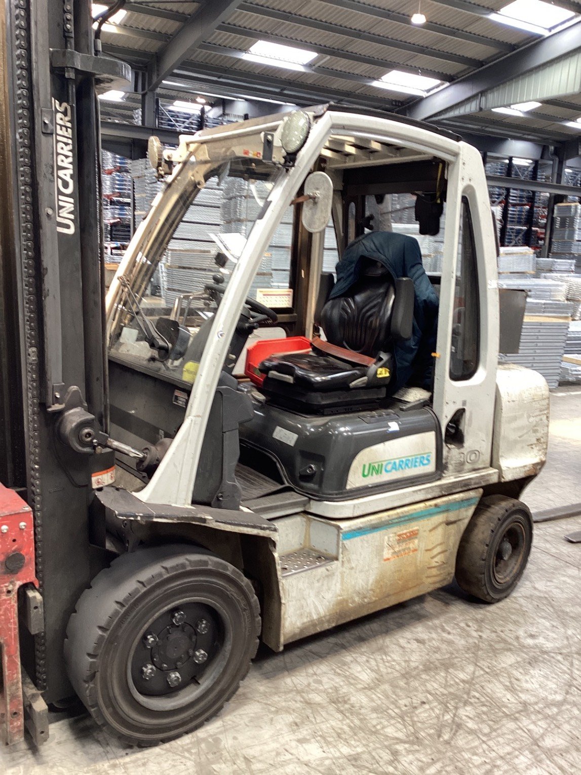 Chariot élévateur frontal UniCarriers DX30D