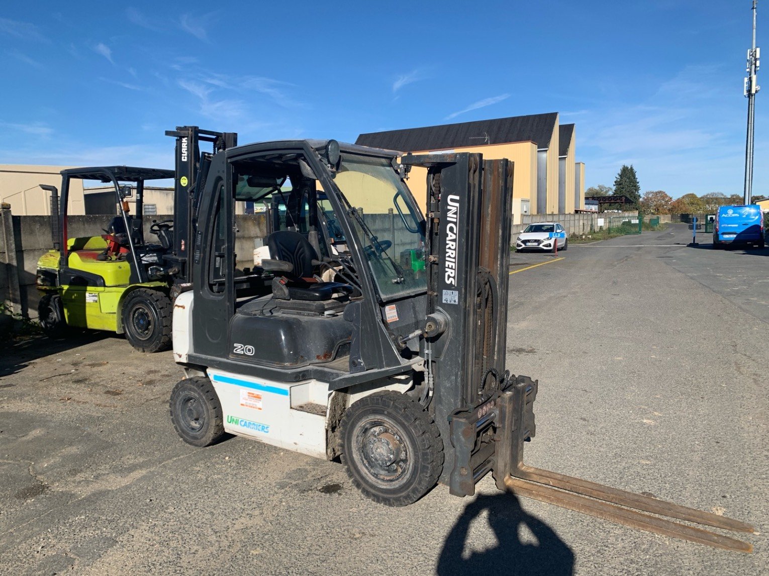 Chariot élévateur frontal UniCarriers DX20D