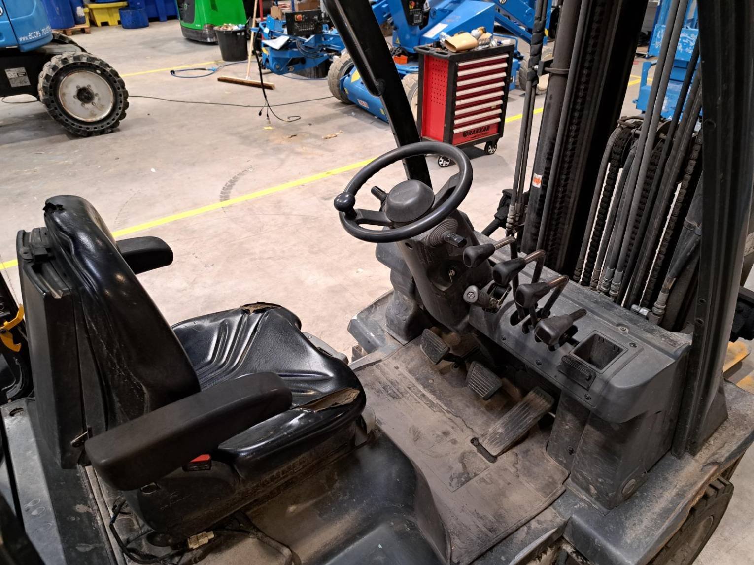 Chariot élévateur frontal UniCarriers DX25G