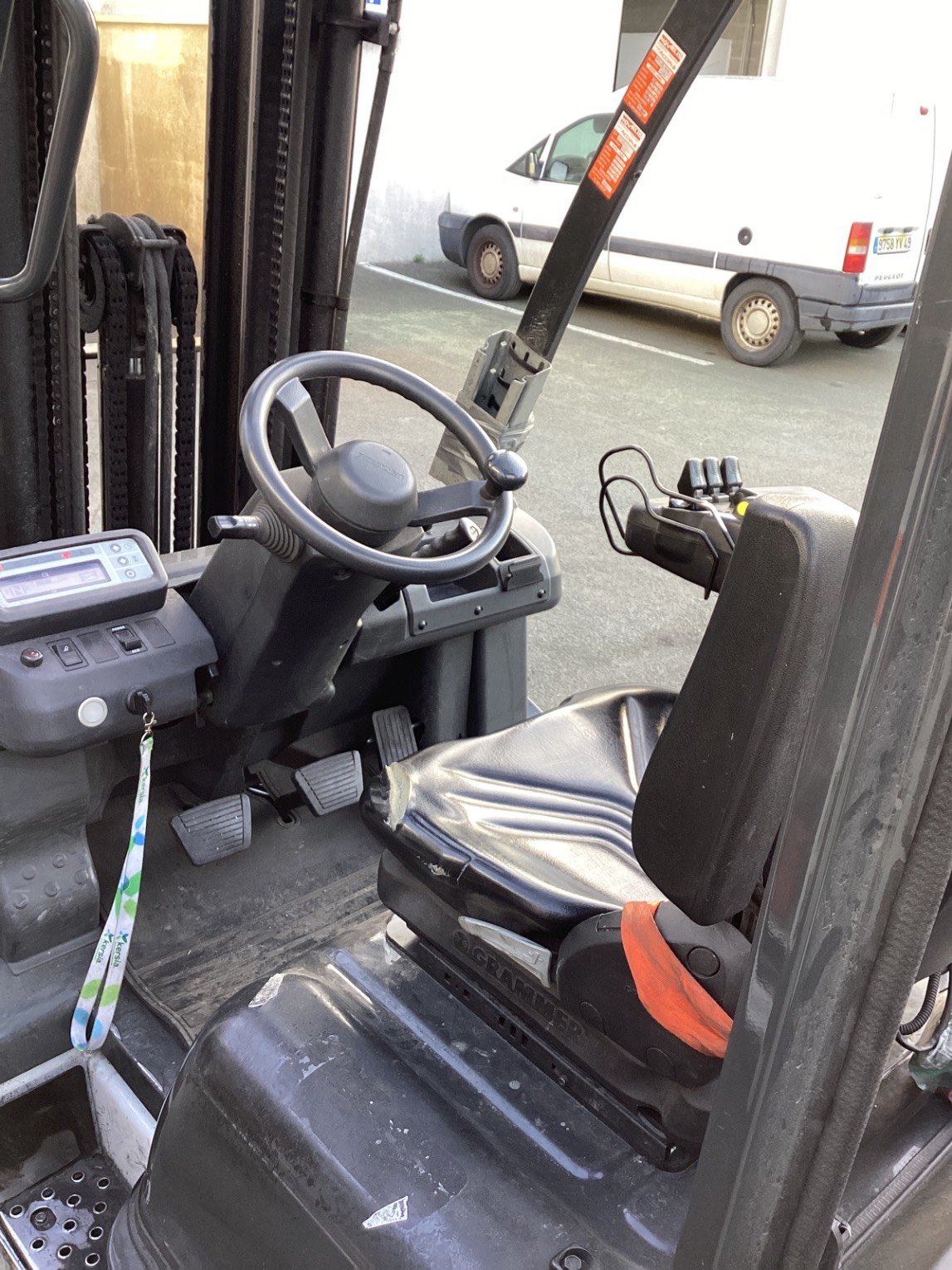 Chariot élévateur frontal UniCarriers DX20G