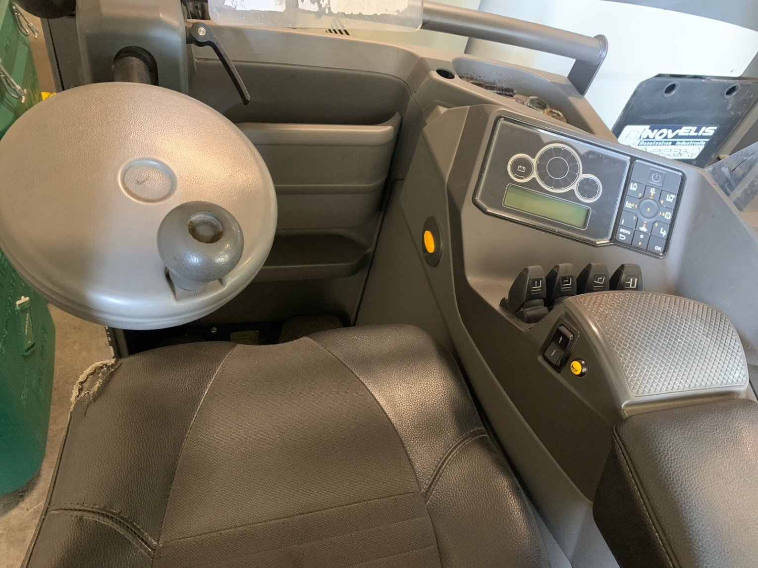 Chariot à mât rétractable Atlet UMS200