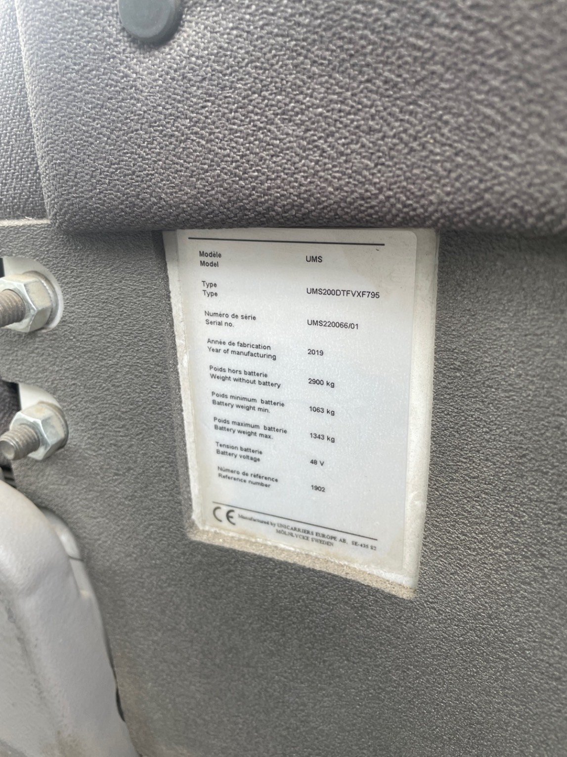 Chariot à mât rétractable UniCarriers UMS200