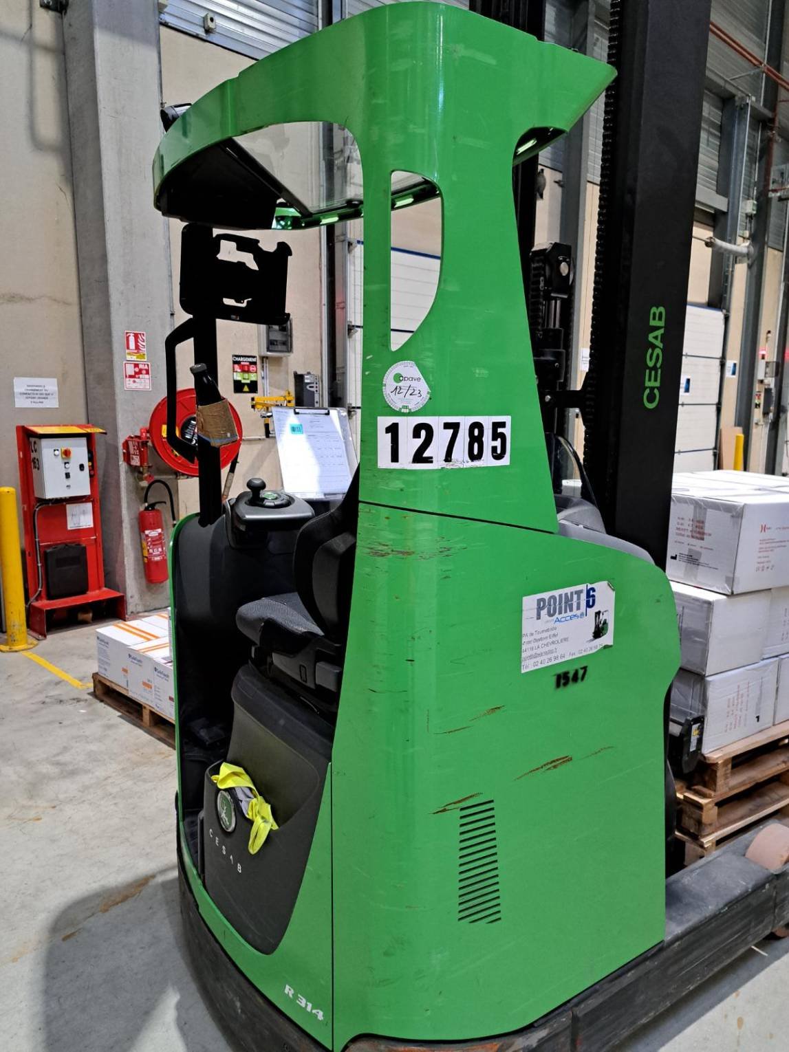 Chariot à mât rétractable CESAB R314