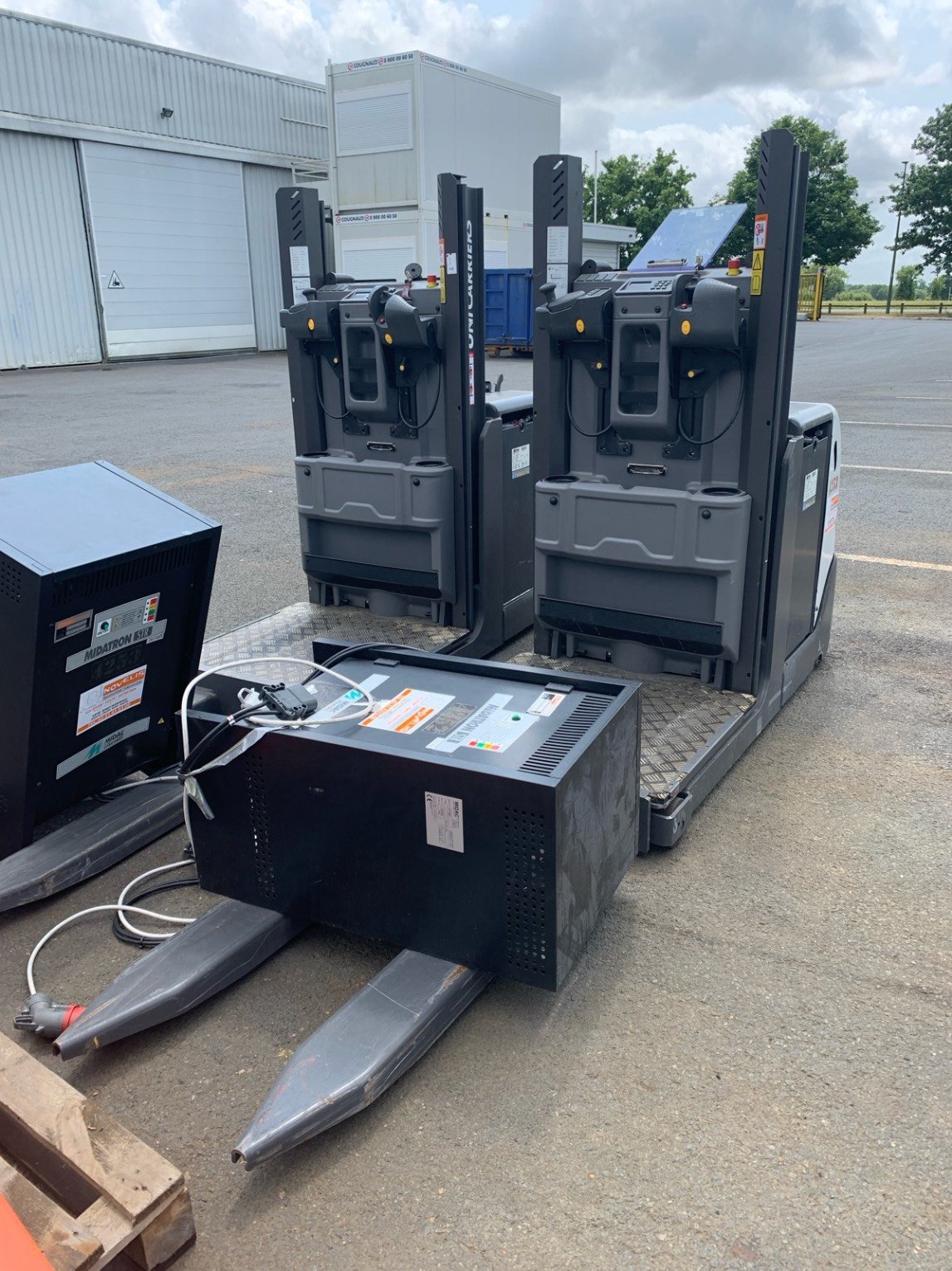 Préparateur de commandes UniCarriers EPL100