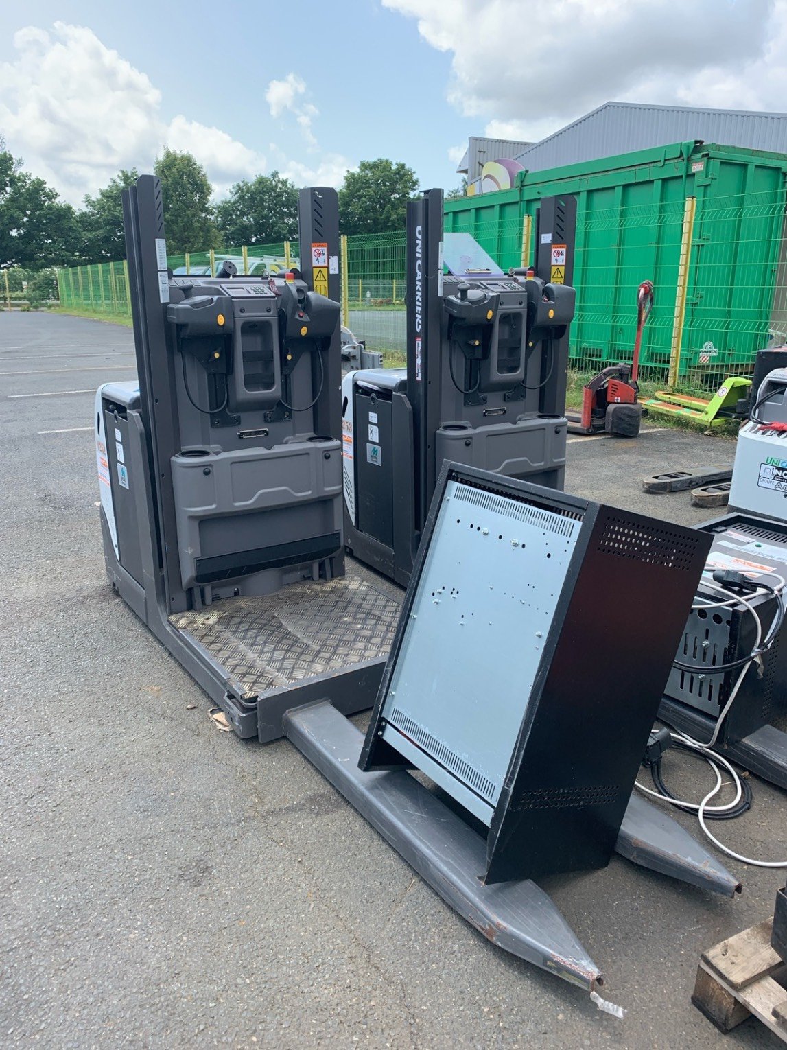 Préparateur de commandes UniCarriers EPL100
