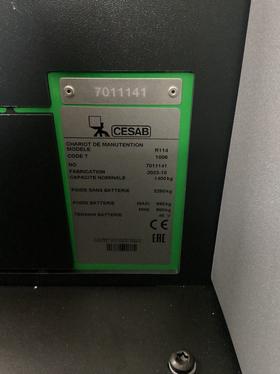 Chariot à mât rétractable CESAB R114